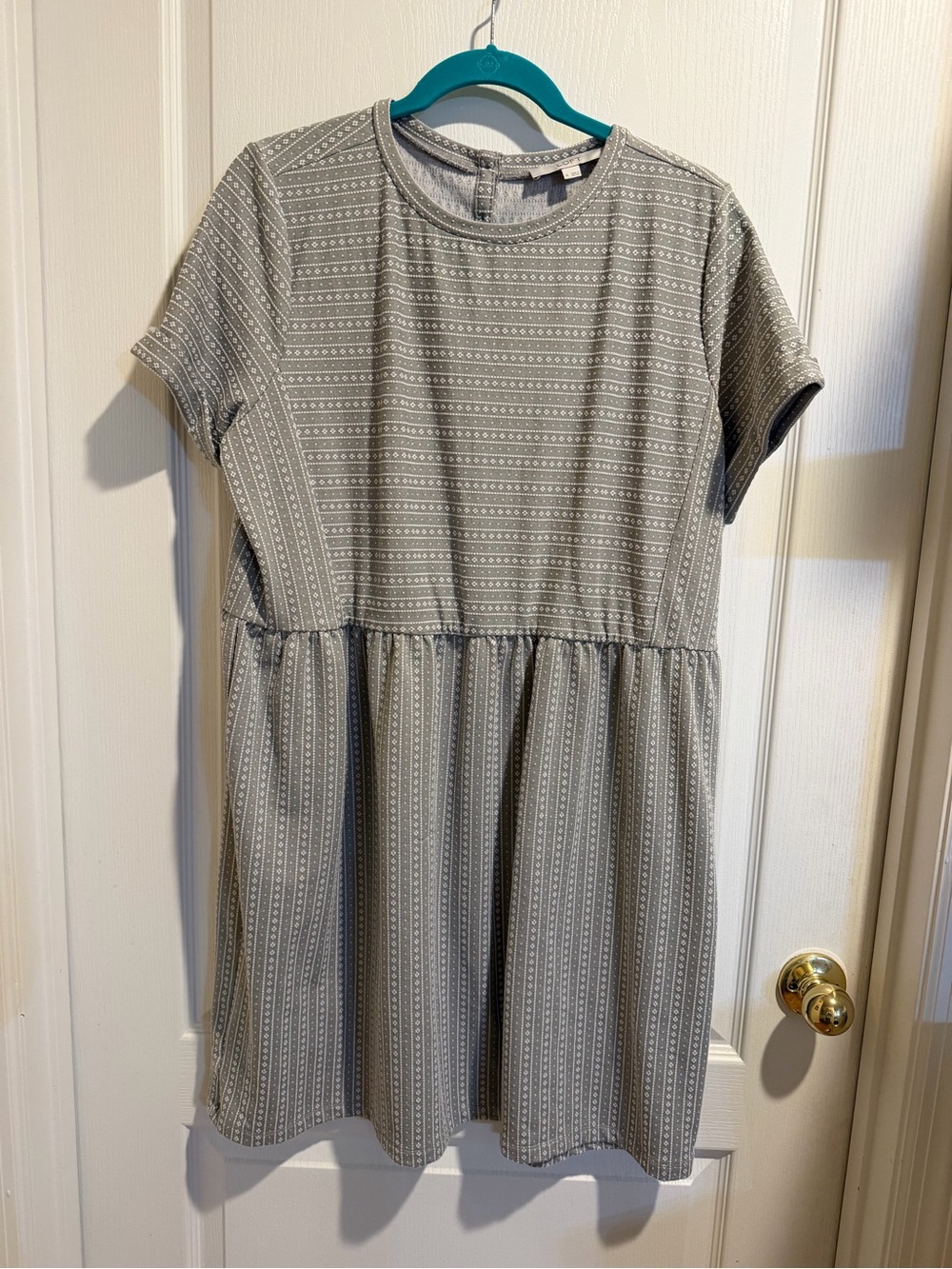 LOFT Gray Knit Top with Dot Pattern